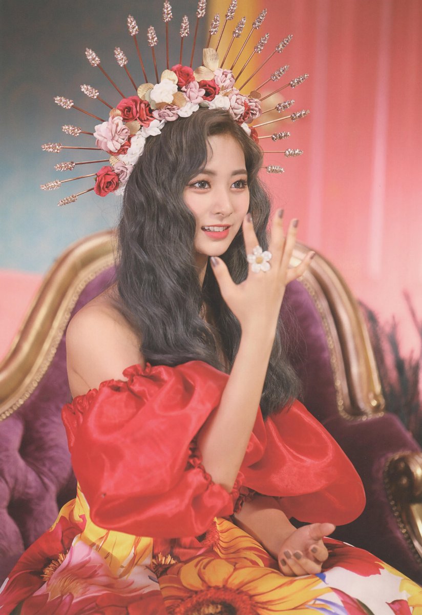 SCAN] TWICE MONOGRAPH Feel Special Tzuyu (page 130, 131, 132, 133