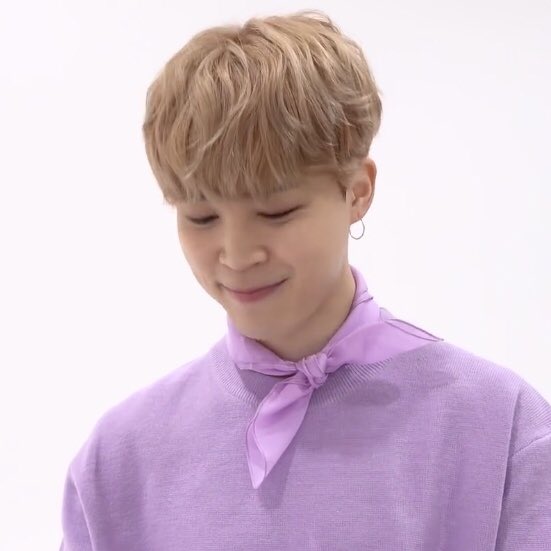 YOICHIOFFICIAL's tweet photo. Vestido de moradito como la colaboración de mi hyung amigo @daeguboyoficial 💜 me voy a cenar algo tarde, pero muy satisfecho por el delicioso combo (hay dos porque el otro es para mi señor esposo) muchas gracias por éste regalito 💛🌻💜🥺 lo vamos a comer deliciosamente https://t.co/VgVl3zkuEP