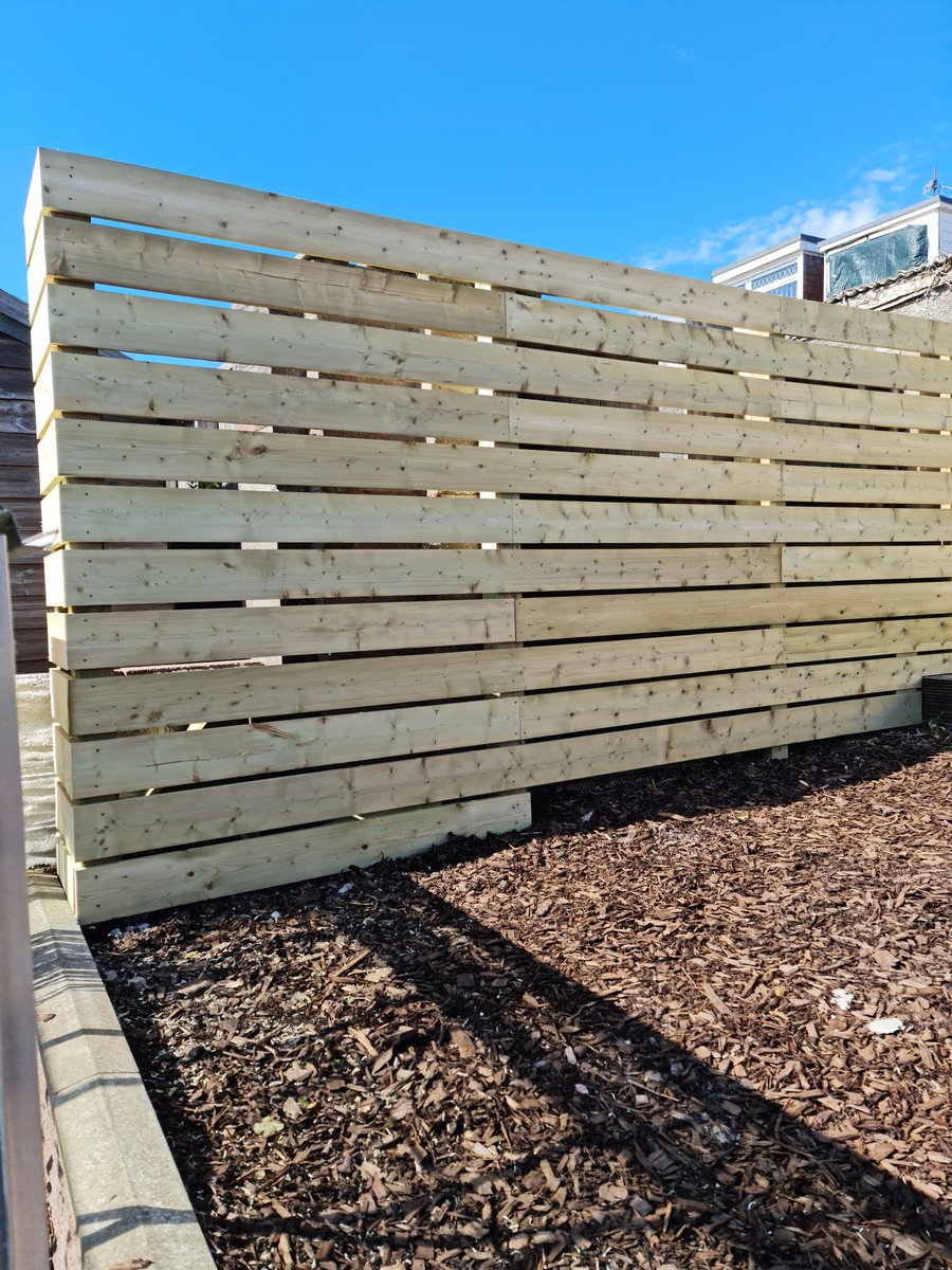 CarnCarpentry's tweet photo. Fence erected for new customer #bridgend #cefnglas https://t.co/nPaTRznzkX