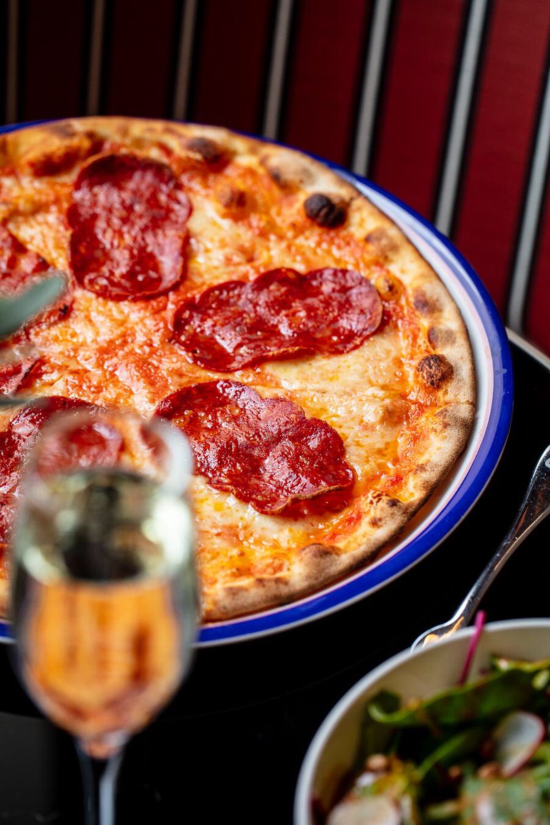 MaryleboneFest's tweet photo. Delighted to announce 4pm Saturday 26th June #CrazyPizza will be in #ManchesterSquare #Gardens #marylebone to provide you with #pizzas #aperol and #champagne before you enjoy a performance from @WelshGuardsBand #london #culture please pre order here via https://t.co/4jUVFp4avd https://t.co/taTu40NcRJ