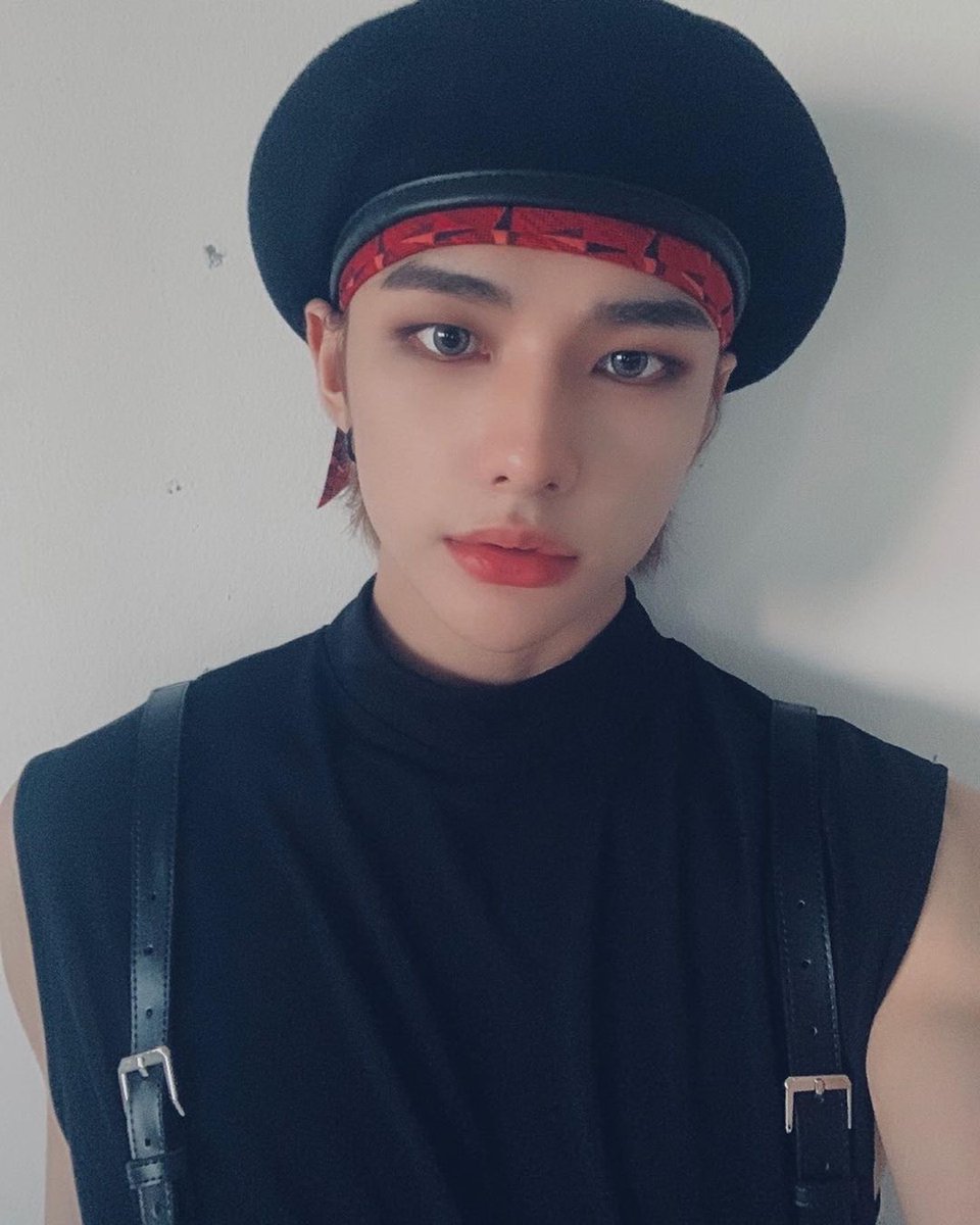 skzlatamproject's tweet photo. Hace un año, Hyunjin publicó estas fotos en Instagram. 

"Bbasha Bbasha🤪 #StrayKids #Lovestay #Finding_StrayKids" 

#스트레이키즈 @Stray_Kids #skzmemories #Hyunjin #YouMakeStrayKidsStay 

🔗https: //t.co/T4K2R6ejto https://t.co/2kT3QkK9rq