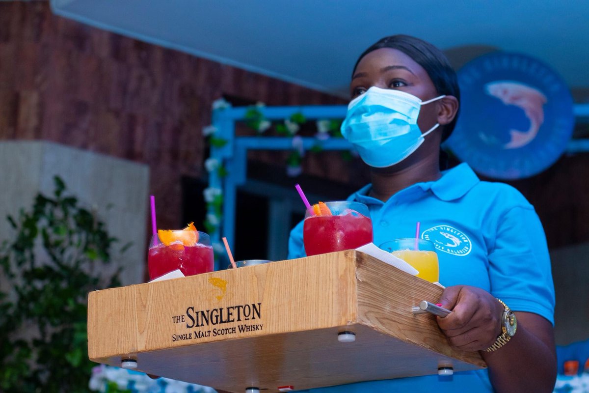 EasyGroupEXP's tweet photo. Nous avons été ravi d'accompagner Guinness Cameroun et @UMACameroon pour un toast avec
@Charlotte_DPA à l’occasion du listening de son nouvel album.
#SingletonSocial
Merci pour la confiance renouvelée. https://t.co/P65psRUrYJ