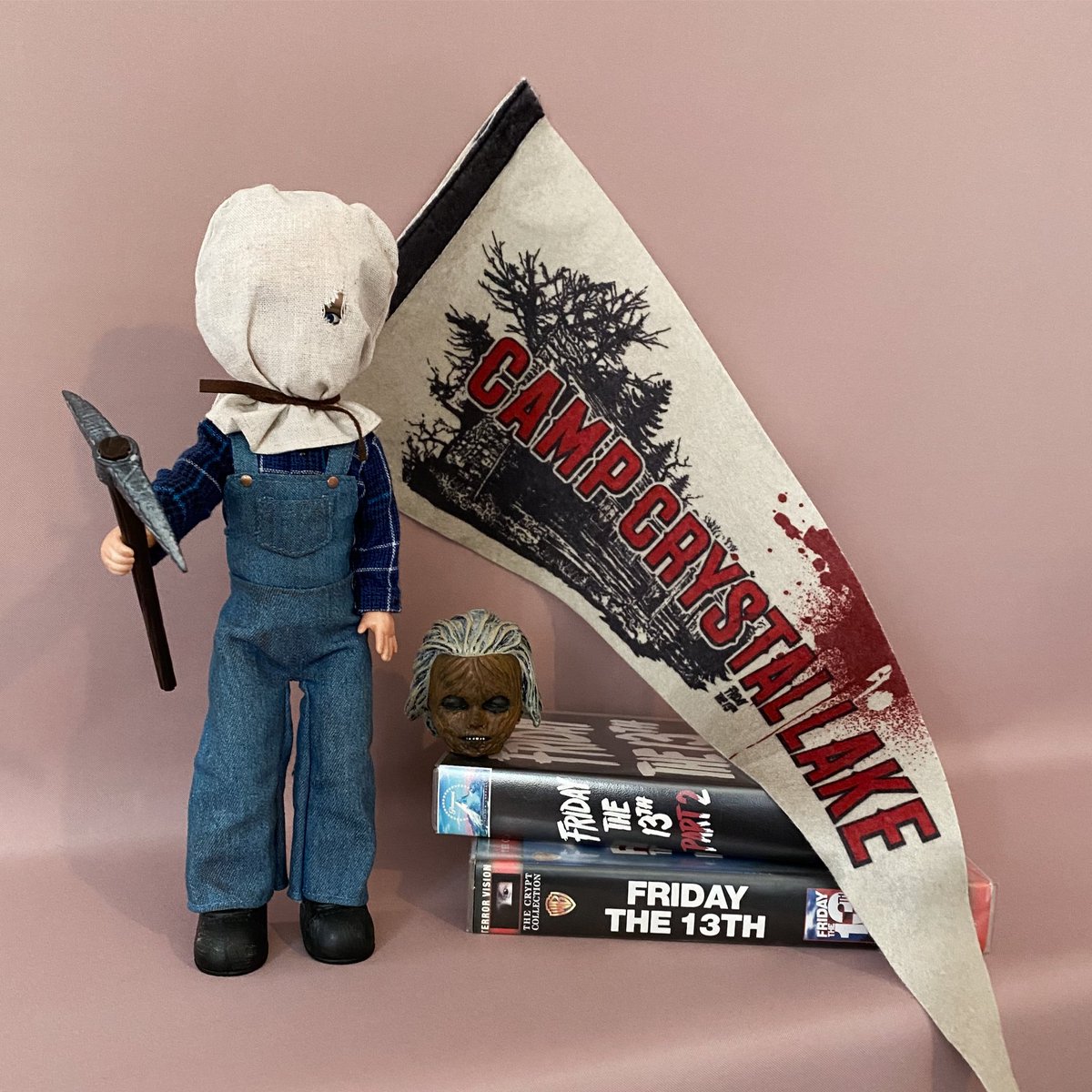 instagram.com/p/CP_Hklolo2u/…  #horror #spookygirl #horrorfilm #halloween #horrorgirl #horrormovies #horrorcollector #horrorfan #horrorcommunity #horroraddict #horrorblog #aesthetic #halloweeneveryday #80shorror #michaelmyers #fridaythe13th #halloweenlife #photooftheday #jasonvoorhees