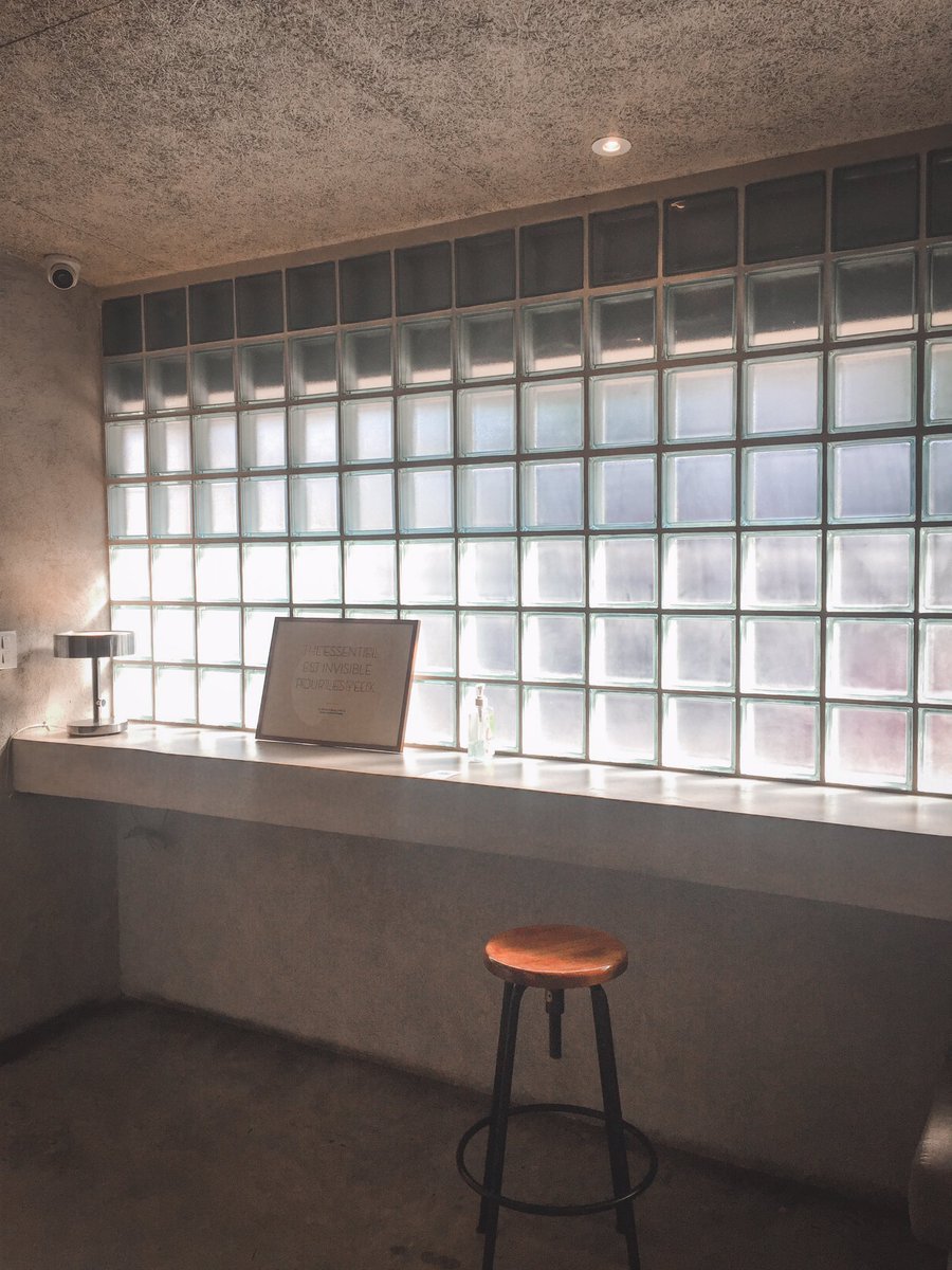 BbonnieBunnyy's tweet image. ꊞ OOObkk  ·ᴗ·
คาเฟ่ย่าน town in town ภายในร้านมีความLoft Modern ไม่ว่าจะถ่ายมุมไหนก็ปัง สำหรับคนไม่ดื่มกาแฟแพรวขอแนะนำ FloralTea 95฿ เป็นชากุหลาบผสมอะไรซักอย่างแต่กลิ่นหอมมาก รู้ตัวอีกทีหมดแก้วแล้ว 

📍 Town in Town
🚗 จอดได้ที่โลตัส (10฿/ชม) 

@aroii #รีวิวคาเฟ่ #คาเฟ่กรุงเทพ