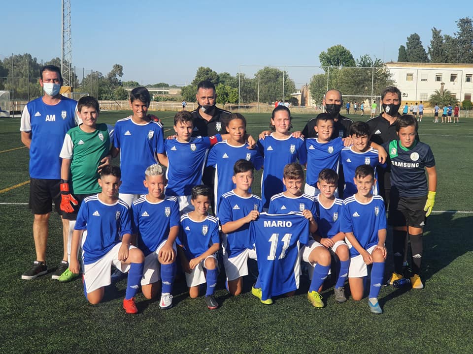 CDALLSportsSev1's tweet photo. 💙💙💙Somos de tercera 💙💙💙
🏆Los pupilos de Sergio Linares consiguen el Campeonato y el ascenso a tercera andaluza Alevin. 
🥇Gran temporada de estos chicos que han conseguido 69 puntos de 72 posibles. 
C.D. All Sports Sevilla 8-2 A.D. Los Mares https://t.co/bUuIPifap7