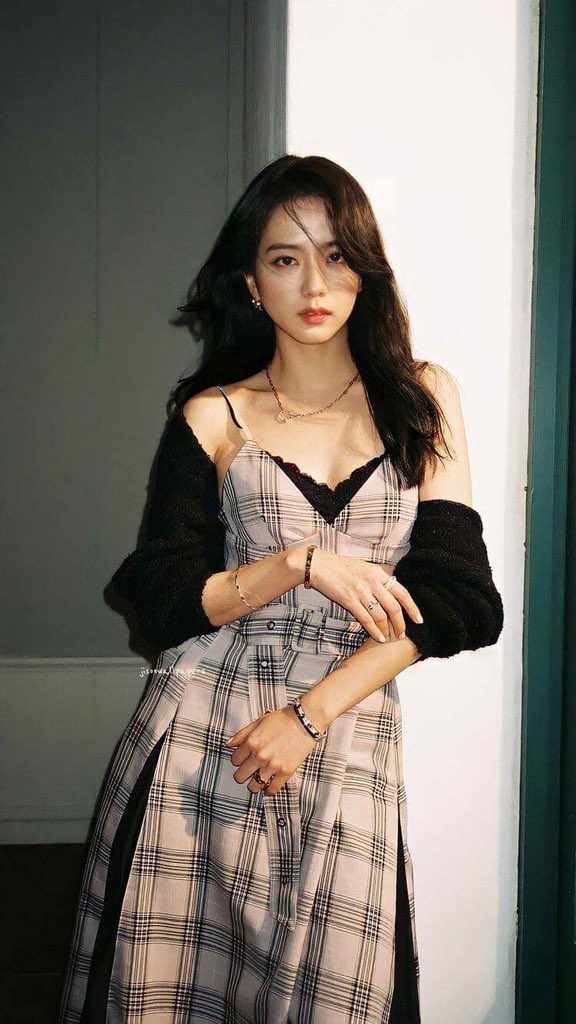 grxxcex's tweet photo. 🥀𝕽𝖆𝖎𝖓𝖇𝖔𝖜 𝕽𝖔𝖘𝖊𝖘🥀
ชื่อ: เกรซ / @grxxcex 
สีประจำตัว:morlotblush roses
เมจ: จีซู
#RainbowxRoses https://t.co/spQ3eoSdzQ