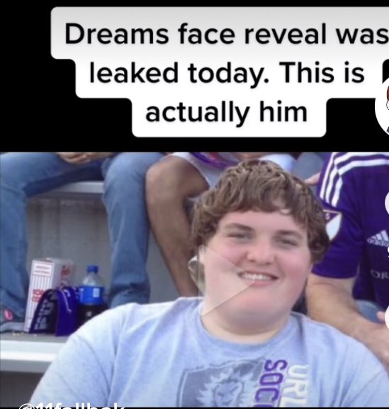 claywasnotfound's tweet photo. This isn’t @Dream can you guys pls stop trying to figure out his face?, he will show you when he is ready. That isn’t him. He will do one when he does one. Also, I’m not talking about dream stans or fans. I am one myself. I’m talking about the ones that are trying to figure out, https://t.co/sMukMdABJU