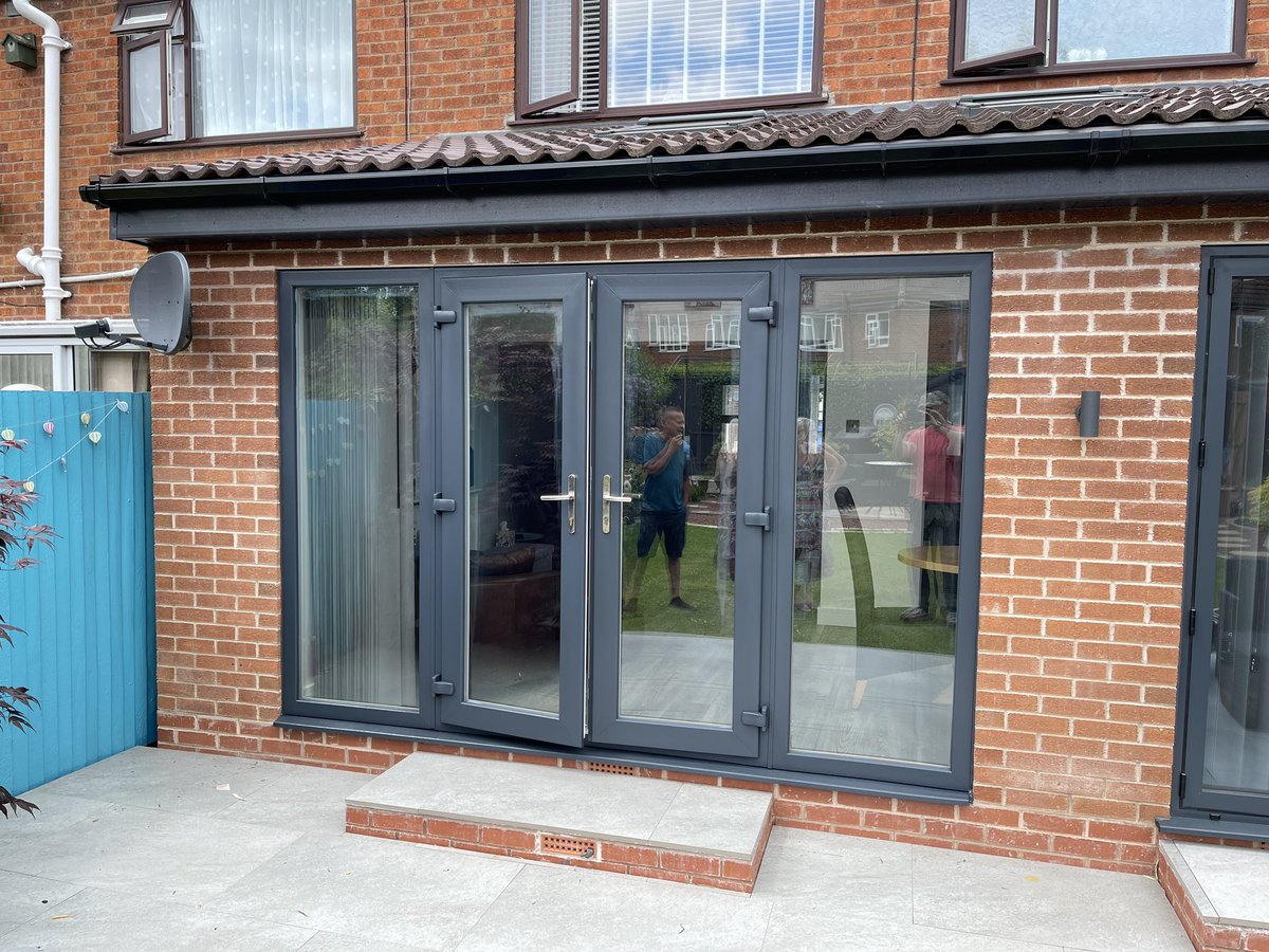 PlastiSprayUK's tweet photo. Old Rosewood effect uPVC frame sprayed Anthracite to match new windows on extension. Looks like brand new now. #upvcspraying #windowspraying #upvc #homeimprovement https://t.co/Pu18TRn95i