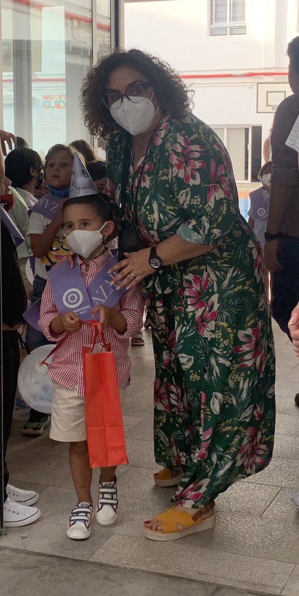 karlyhdzp's tweet photo. @NazaretArrecife Gracias por guiarme enseñarme y cuidarme en esta última etapa de infantil, de un cabeza de chorlito… para ti @quevedo_yeni 😘😘😘
Gran Maestra, Gran persona.
Agradecidos…😊 https://t.co/MKJqbe9bcN
