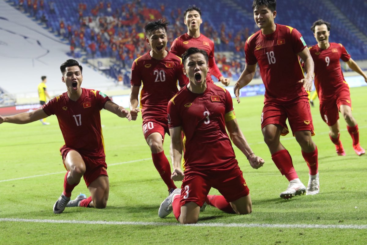 Expat_Local's tweet photo. Vietnam 🇻🇳, we are champion, we love ❤️ a football ⚽ team Vietnam 🇻🇳. #naturephotography #photographyislifee #photographyislife #photooftheday #photographyeveryday #photography📷 #photographysouls #photographylover #travel #travelphotography #nature #landscapephotography #land https://t.co/hwmzN5DDf2