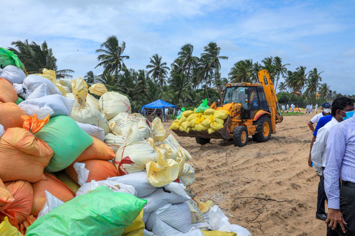 GodahewaNalaka's tweet photo. More than thousand metric tons of debries collected from the beaches have been moved in sealed containers to a yard approved by the central environment authority. Meanwhile the beach clean up process continues. https://t.co/CWAm3g8s9r