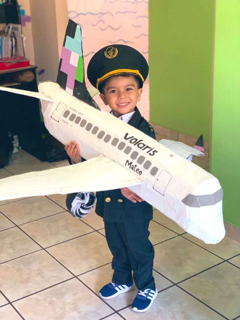 alejancapiMateo's tweet photo. Tus alas ya existen todo lo que tienes que hacer es VOLAR!! #CapiMateo 👨🏻‍✈️✈️ https://t.co/FLz3l2QoN5