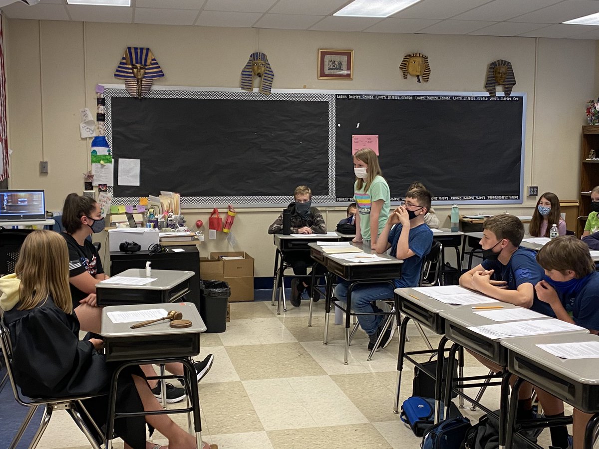 SEMSEastSS7's tweet photo. Need ideas for lame duck lessons before breaks and at the end of the year? Hold a chess tournament or mock trial. Maintain those high expectations until the last bell rings! #lameducklessons https://t.co/BMfRDOB0AH
