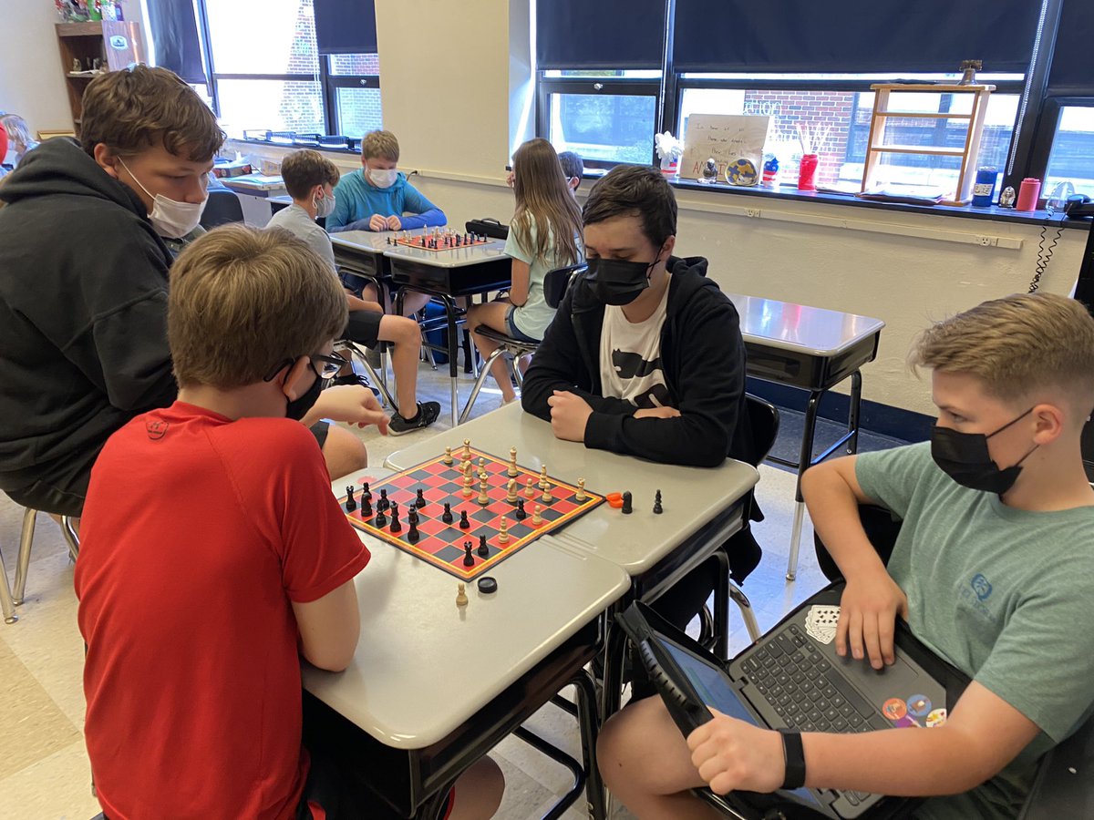 Need ideas for lame duck lessons before breaks and at the end of the year? Hold a chess tournament or mock trial. Maintain those high expectations until the last bell rings! #lameducklessons