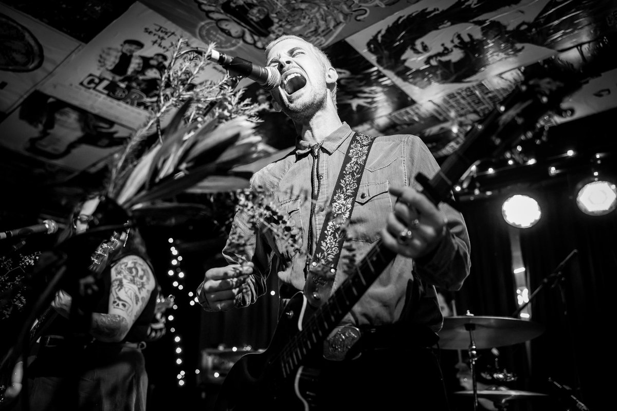 <a href="/AmendsMusic/">your friends AMENDS</a> claim tonight, out loud, that they only do this for fun but there are precious few bands who actually mean it and who have this level of talent. Jaw, dropped. #livemusic