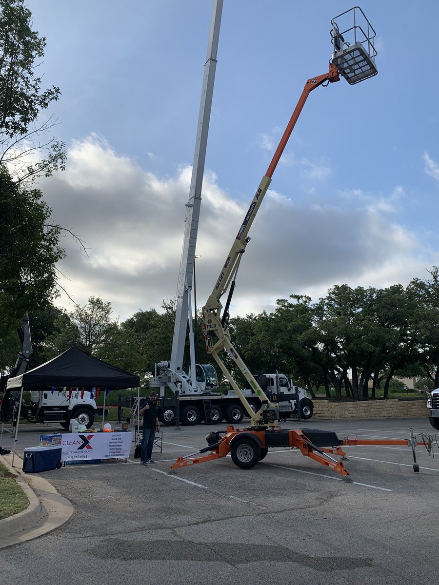 cleanxtx's tweet image. @WAPrimeGroup Let’s get this touch a truck event started!! #touchatruck #CleanX #wpgwolfranch #georgetowntx