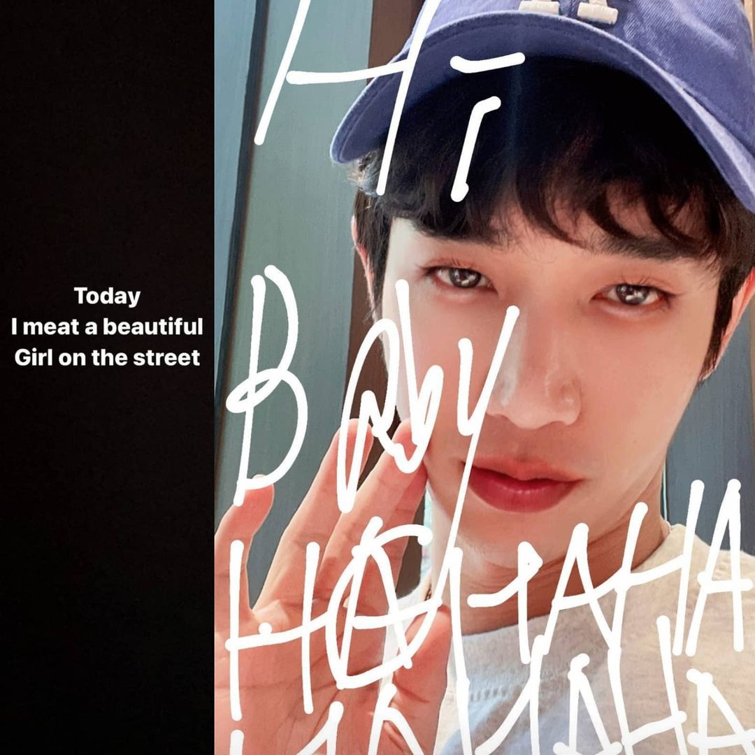 JaShenOfficial1's tweet photo. Deleted IG post hahaha! ๐
Baby who??? ๐คญ๐โค So funny!
#JasperLiu #Shenyue #liuyihao #Jashen #shipissailing #heisgettingloud #reeltoREAL #howtobeYUE https://t.co/oB0EA99wHW