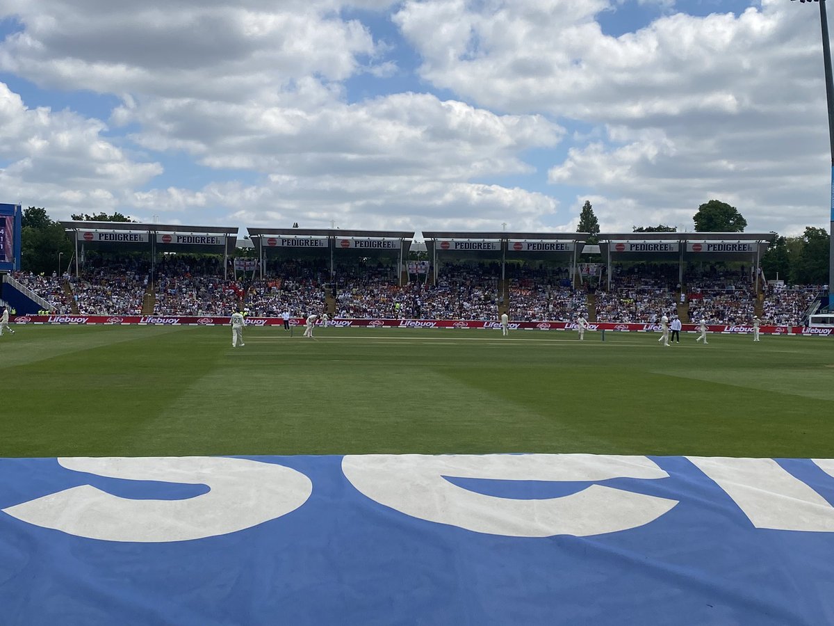 Morley7Nick's tweet photo. What a glorious way to spend a Saturday. 2nd test at Edgbaston with the eldest. Come on England! https://t.co/Pdea9IxdHf