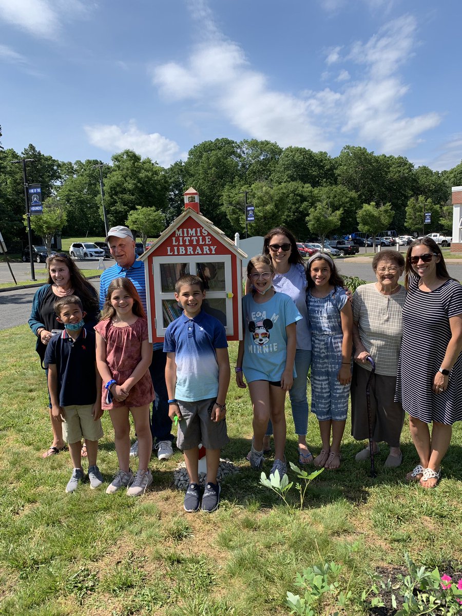 Love this new LFL at <a href="/HubbellSchool/">Ellen P. Hubbell</a>. Thank you <a href="/punnypeeps1/">Punny Peeps</a>. It’s perfect ❤️ 📚