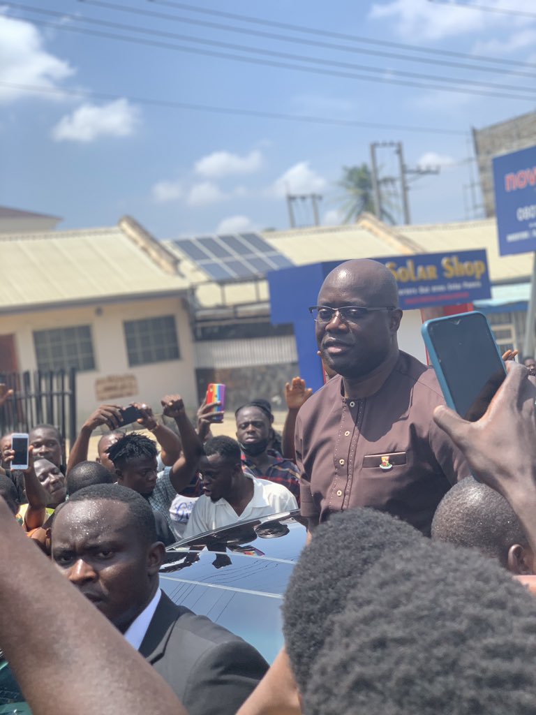 Governor Seyi Makinde joined #June12thProtest where his counterpart Ben Ayade and Yahaya Bello are threatening protesters. Oyo State got it so right in this man and posterity will be kind to leaders like him that side with the masses against tyranny. #KeepitOn