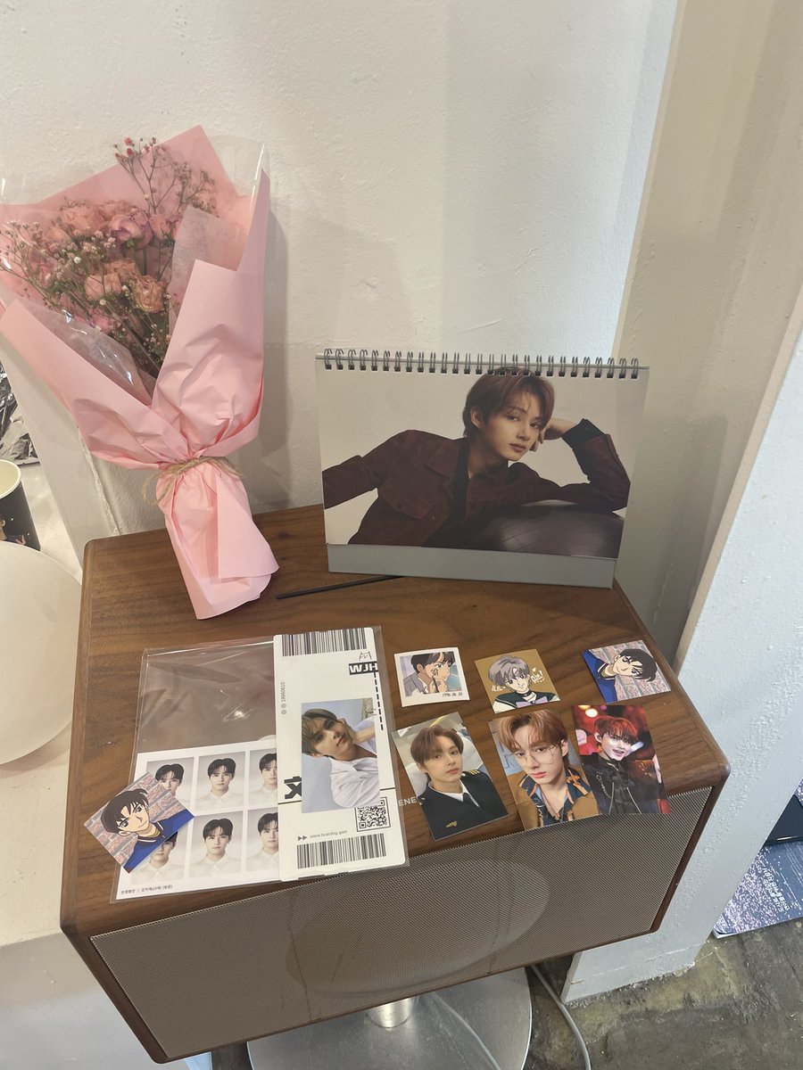 ssdegc526's tweet photo. 저번에 준 생카돌 때 가고 싶었는데 시작을 안 했어서 호시 생카 가는 김에 요기도 들었다ㅠㅠ 컵홀더 넘 예쁘고 카페도 되게 잘 꾸며두셔서 좋았다!! 쿠키 따로 살 수 있었으면 좋았을텐데 세트구매만 가능하다고 해서 준냥이 쿠키로!! 

 #준휘야_너는_나의_하나뿐인_우주 https://t.co/aSEZS5yxwB