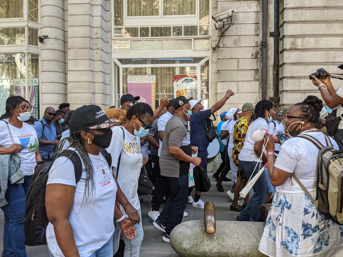 olorunwababs's tweet image. This energy from the London #June12thProtest is sweeting me.
We're sending a strong message to the world of the terrible situation in our dear country. #KeepitOn