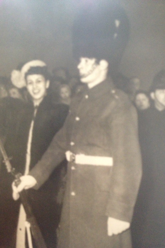 ChippyLyn's tweet photo. Gdsm G T Evans 2741779 would have been standing proud today if he was still here. #WelshGuard for life #TroopingTheColour ๐ต๐ด๐ต Stand Easy Gdsm #RIPDad https://t.co/IB59iiGO2U