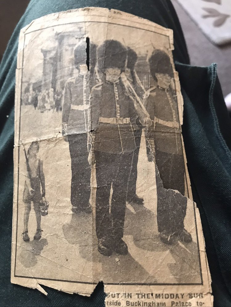 ChippyLyn's tweet photo. Gdsm G T Evans 2741779 would have been standing proud today if he was still here. #WelshGuard for life #TroopingTheColour ๐ต๐ด๐ต Stand Easy Gdsm #RIPDad https://t.co/IB59iiGO2U