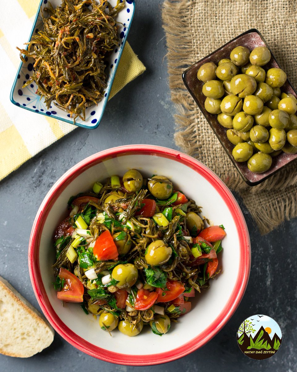 Zeytin salatasına kim hayır diyebilir 👌 
#zeytin #zeytinsalatası #yesilzeytin 
RT ile destek lütfen