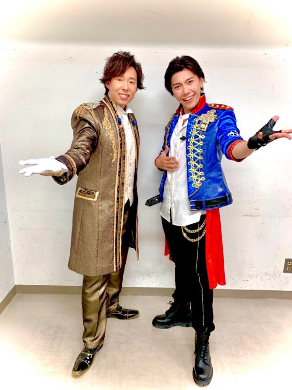 Twitter 上的 日野聡 懐かしの写真を発見 日野聡 佐藤拓也 くんの 美女と野獣コンビ 真面目な写真と変顔写真 笑 T Co C4vkdhrkdj Twitter
