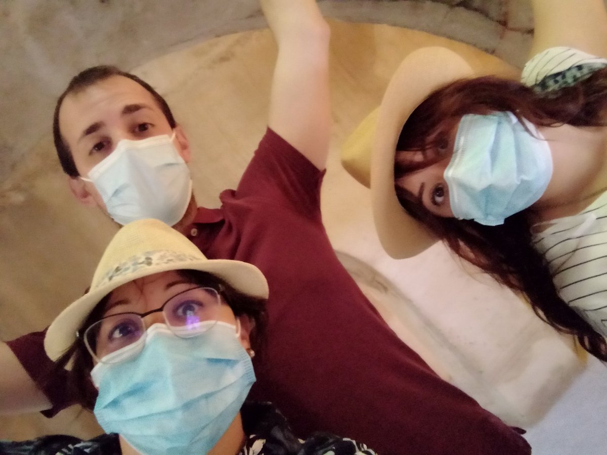 Nelebka's tweet photo. La vida del agua, una ciudad bajo la ciudad de Granada, interesantísima ruta con @ClubMktGranada @Emasagra y @AguaGranada.  #AguaNaturalmente #AljibesdelAlbaicín https://t.co/zE2lxxfoOp
