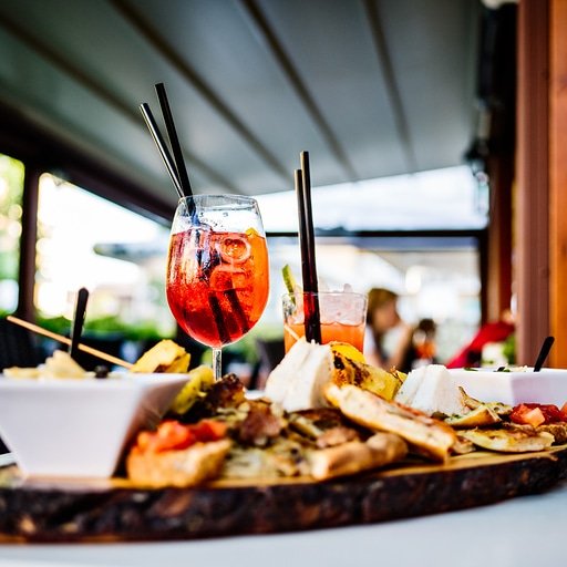 Come enjoy some delicious Pizza and Cocktails on our terrace in Rathmines this weekend 🍕🍹

Open each day until 5.30pm

#BakedRathmines #outdoordining #dublin #weekendvibes #pizza #cocktails #brunch #dublinfoodies