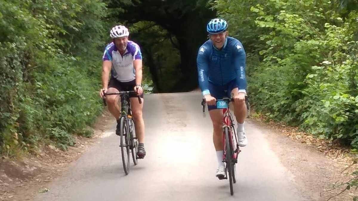 CureParkinsonsT's tweet image. Join Cure Parkinson’s patron @miketindall13, ambassador Iain Balshaw MBE, the @DropsLeCol cycling team and Cure Parkinson’s CEO @WillCookCPT and take on your own #RaidLocal cycling challenge on 27 June in support of our research! Find out more - buff.ly/38OShim