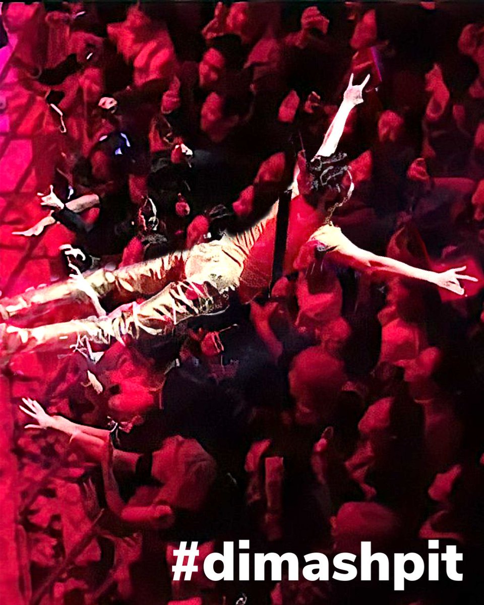 dimash_usa's tweet photo. Crowd surfing 😆🤘 @KevanKenney
@dimash_official
#dimashpit #dimoshpit https://t.co/KRAaqTAHHj