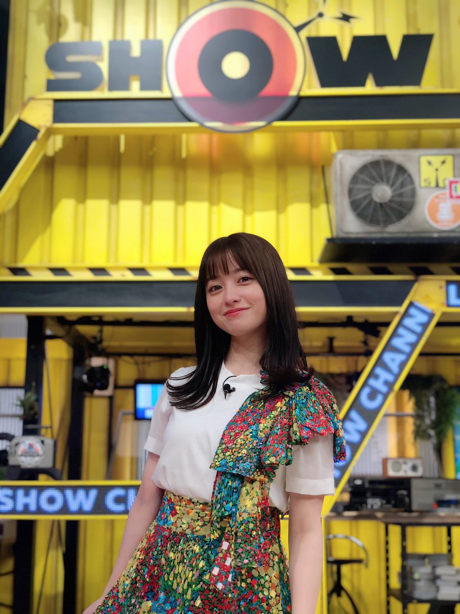 橋本環奈着用 高級パーカー(M) | www.jerusalemoliveoil.com