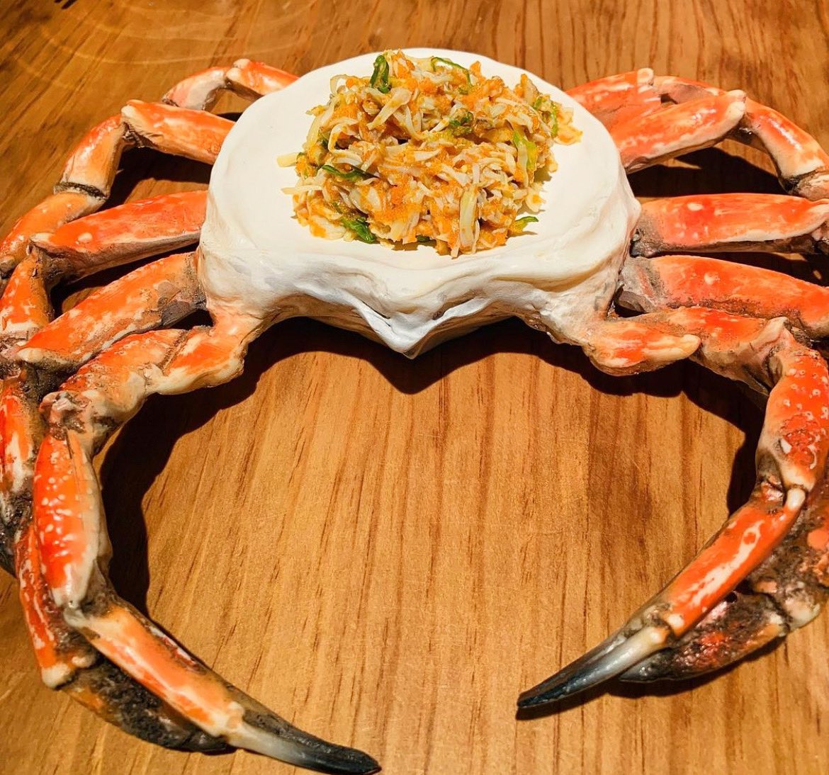 Un platazo para disfrutar de este sábado #sushilocura🔪🌶🐟 #yummyfood 
#centolla 🦀 #fueradecarta #top #producto #calidad #amazing #gastro #Madrid 
📸 @romina_fingenauer