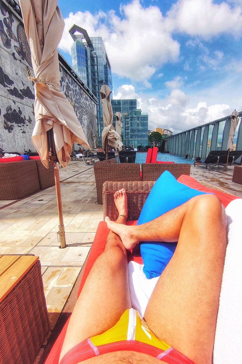 BenniPosenov's tweet photo. 就慵懶地過日子 之 慵懶地過長週末
Sun after rain
@whongkong
#chilltime #rumcooler #signaturecocktail
#tgisaturday #weekendvibes
#wetdeck #rooftoppool
#feelslikehome #alwaysw #wdiehardfans
#SPGlife #MarriottBonvoy
#staycationhongkong
#慵懶地過日子 #端午節 #長週末假期 https://t.co/RdyA8jjh1X