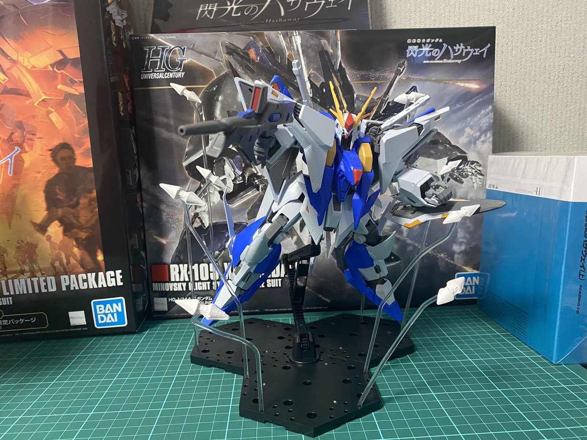 yabaipuramoderu's tweet photo. クスィーガンダム
ファンネルミサイルエフェクト完成しました！ROBOT魂のファンネルミサイルを型取りしてエクストリームバーサスの8個展開再現してみました！
今度はペーネロペーを取り囲んで爆発をやりたいです！
#閃光のハサウェイ #クスィーガンダム https://t.co/MMteARQjjL