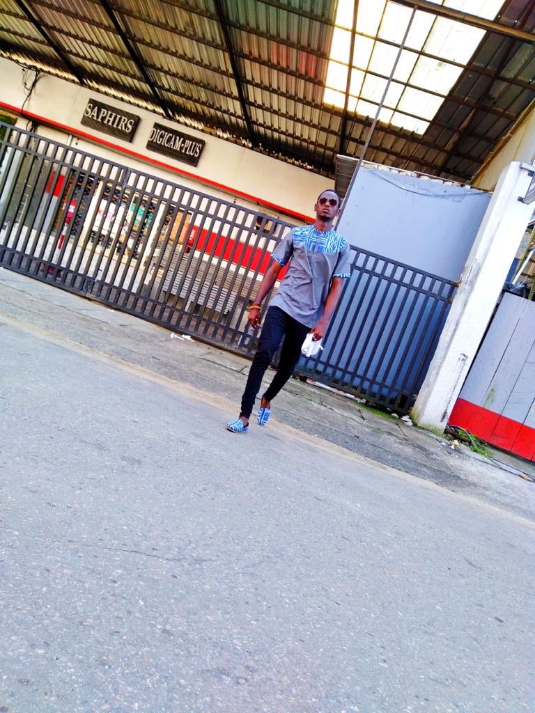 dollar22350799's tweet photo. Lui c’est l’homme de ma vie https://t.co/Pz8eQ1dqaC