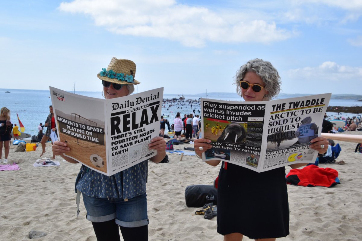 imaginecreativ2's tweet photo. Amazing scenes down in Falmouth today. #SurfersAgainstSewage #ExtinctionRebellionCornwall #G7 #G7Cornwall https://t.co/cdTJ7by3ih