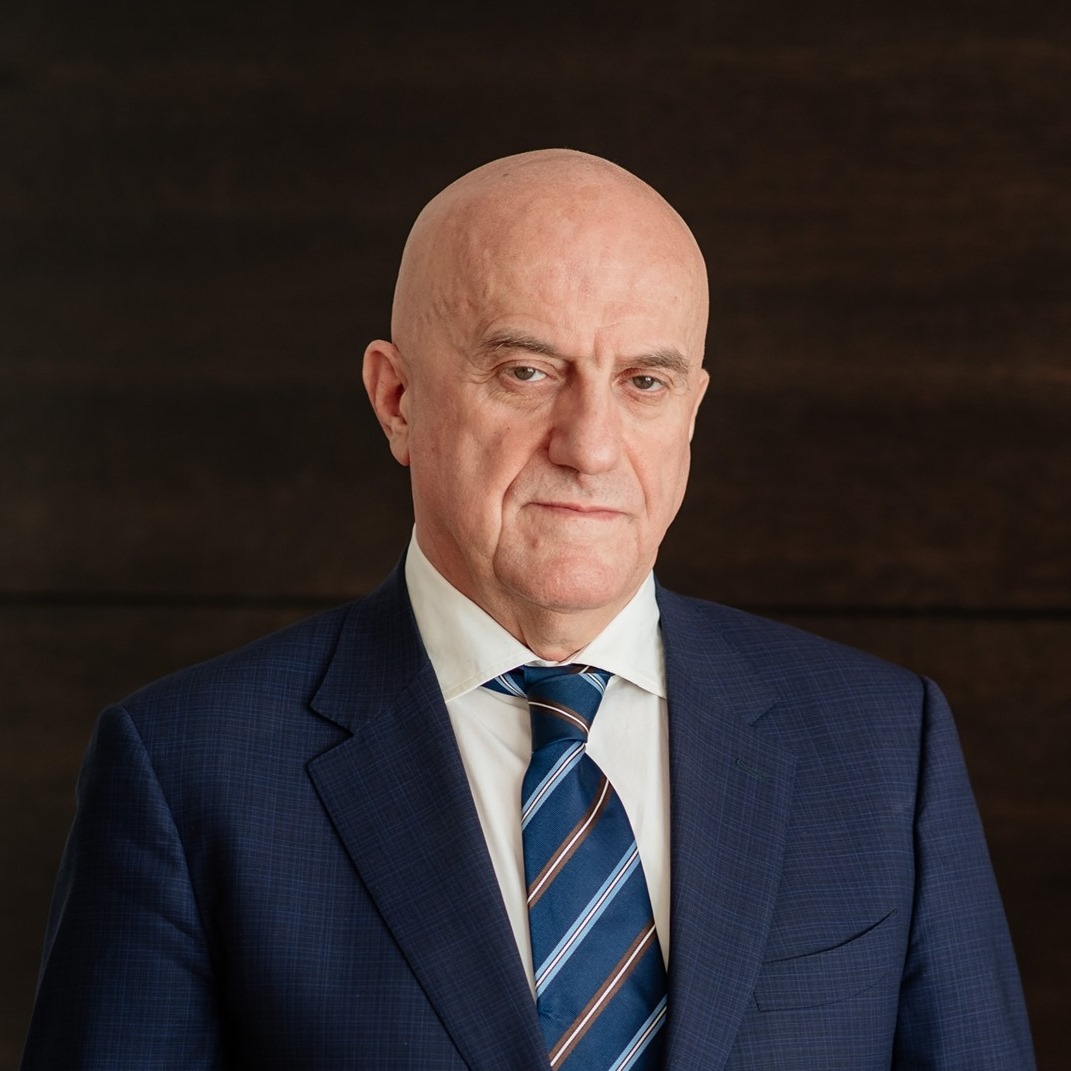 ПОСМАТРАМ ШТА СЕ РАДИ И НИЈЕСАМ НАЈСРЕЋНИЈИ АЛИ НЕ ПЕТЉАМ СЕ, ИМАМ СВОЈИХ ПРОБЛЕМА И ОБАВЕЗА.
СВИ СУ ПОГУБИЛИ КОМПАС НО НЕЋУ ИХ ВИШЕ ЈА ВАДИТИ ИЗ ЖИВОГ БЛАТА КО ДО САД.
ДОСТА ЈЕ ДАКА ПОТУРО ЛЕЂА ЗА ДРУГЕ!!!!
#ОЛОШ