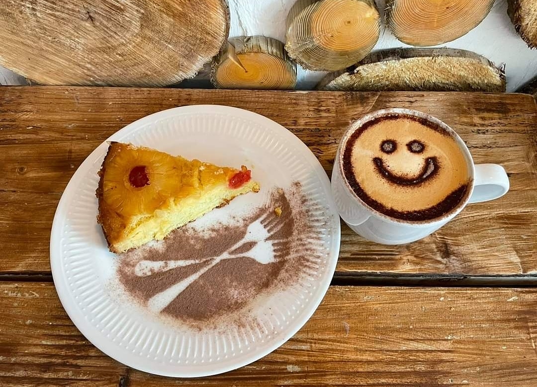 Pineapple Pie and a Cappuccino anyone?

Available to takeaway all weekend here in <a href="/DundrumTC/">Dundrum Town Centre</a>

#BakedDundrum #weekendvibes #pineapplepie   #cappuccino #takeaway