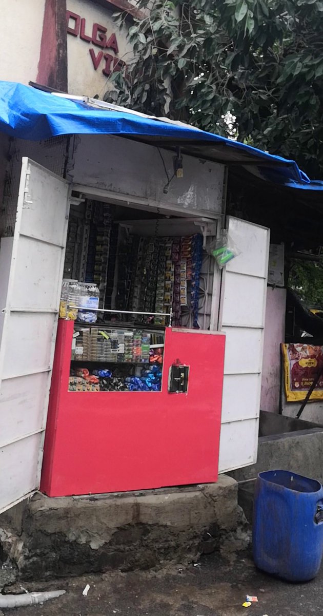InMumbaikar's tweet photo. @MumbaiPolice illegal panmasala shop opened once again in #Kurla despite given warning from VB nagar PS yesterday.

Please take strict action to #breakthechain

Address - Olga view, father peter pereira road, kurla christian gaon, near ankit medical, kurla west, #Mumbai - 400070 https://t.co/Uuva4TjKWO
