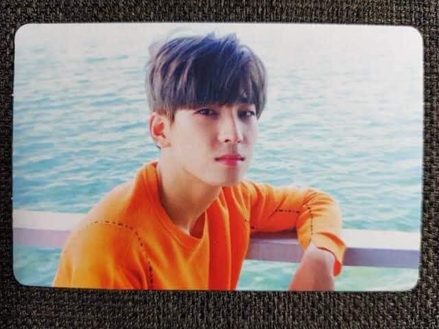 junverseok's tweet photo. [HELP RT] 

Helping my friend for Looking for this photocard!! 

DM me if you have/know someone who’s selling it!! https://t.co/3gAZNvh90n