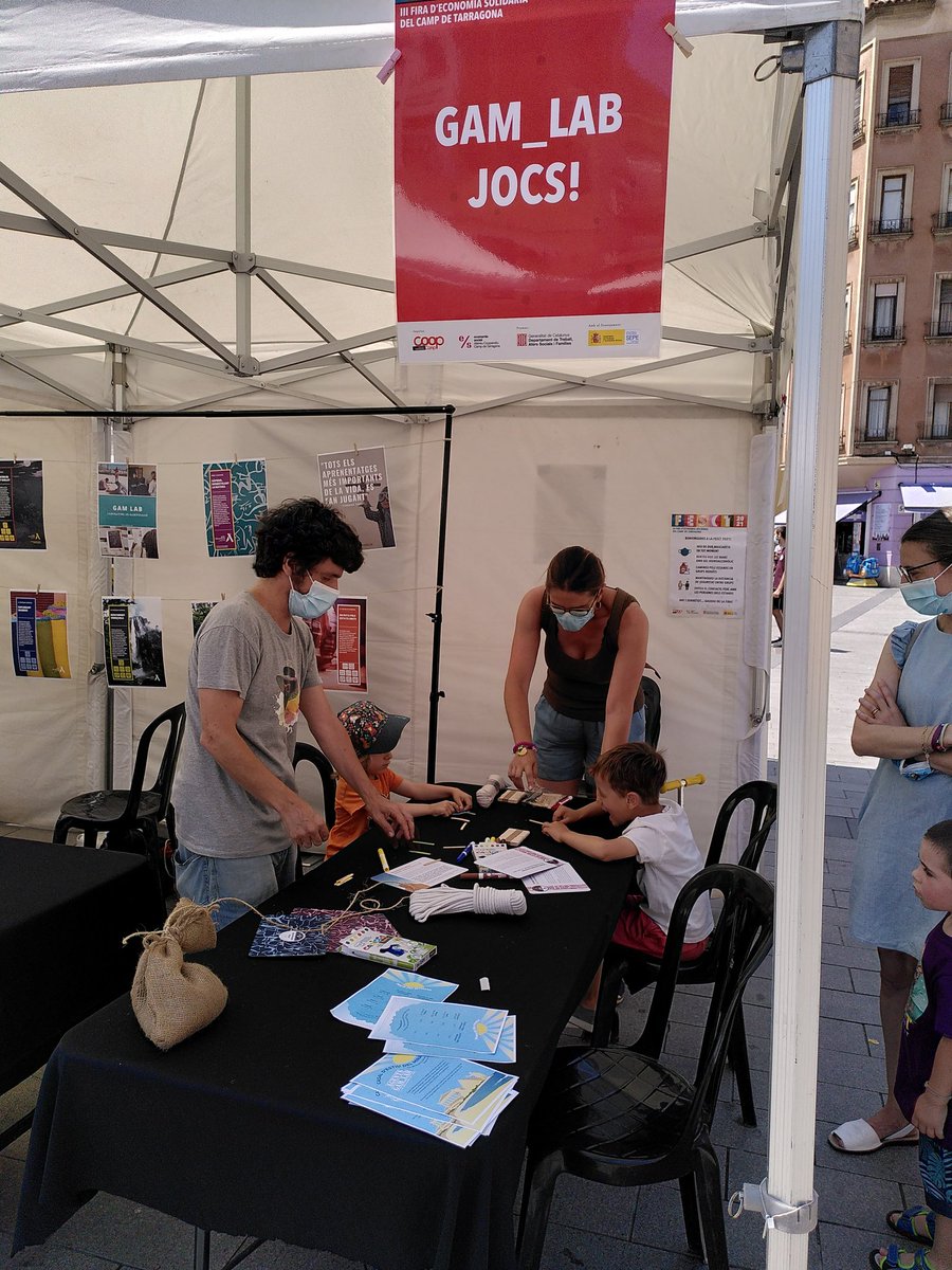 ateneucoopcamp's tweet photo. #FESCT | A l'estand de @AuladAventura #GamLab podreu tastar les capses d'aprenentatge i fer cercaviles! https://t.co/q5HwBfqyWV