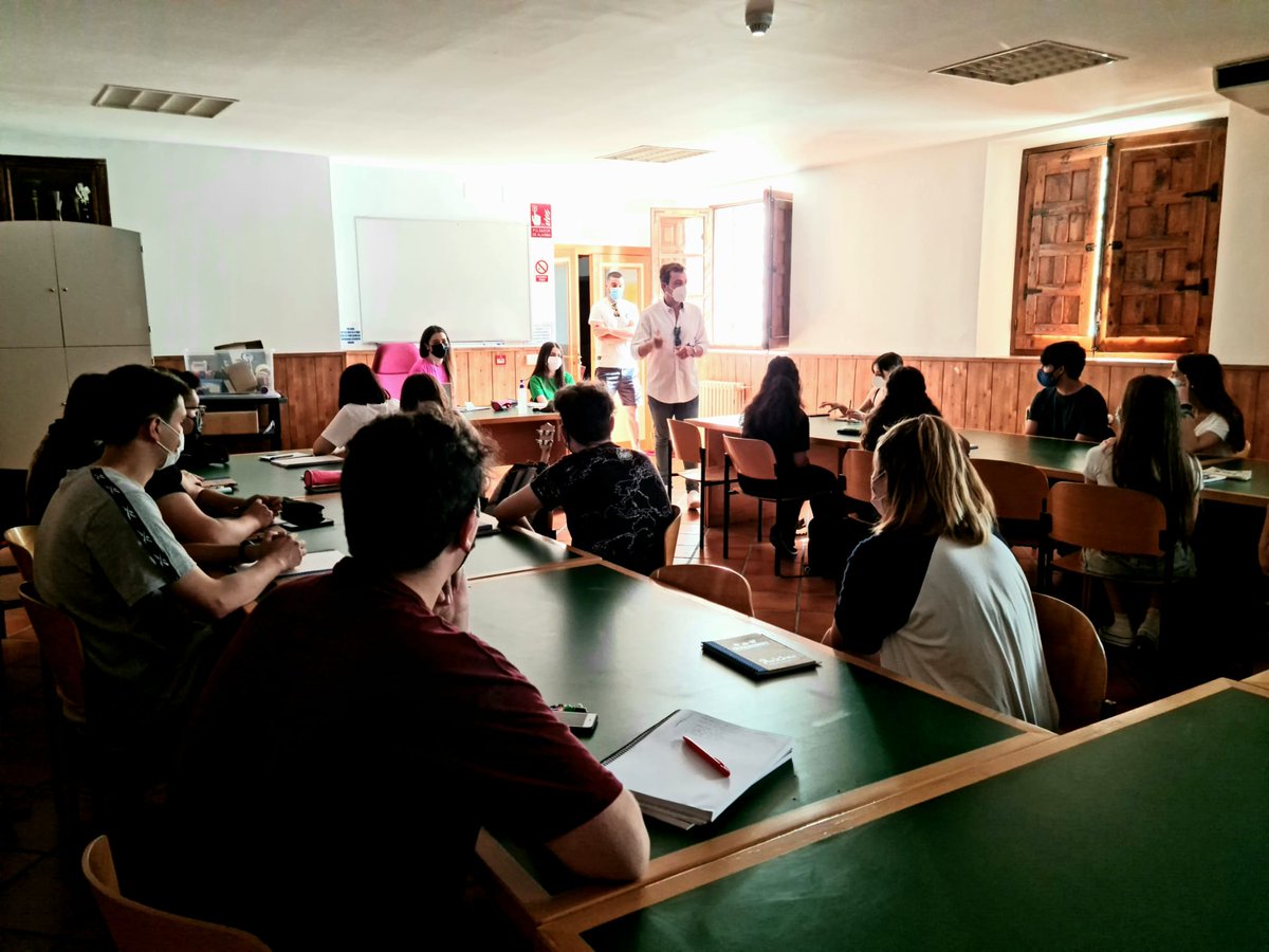 ToledoAyto's tweet photo. Continúa la formación de jóvenes como monitores de ocio y tiempo libre impulsada por el Ayuntamiento
➡️Más información: https://t.co/ZiF9oi7JzH https://t.co/Apkzfo2hQj