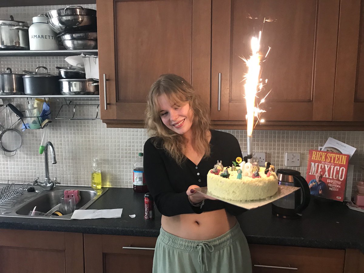 jamolichvegas's tweet photo. ⁦@HappyDaysNo1⁩ Wishing our beautiful girl a very Happy 18th Birthday 🥳 🎉 🥂 #happybirthday #18today #wheredidthatgo? https://t.co/GzIoZliMDb