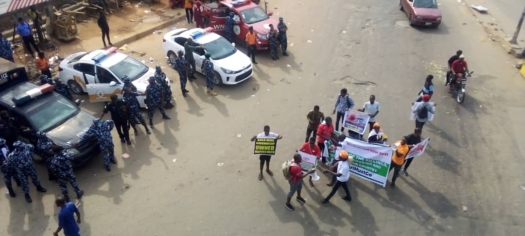 We're Ready To Die – #June12thProtest Protesters Dare Police In Oyo | Sahara Reporters bit.ly/35b0Kua