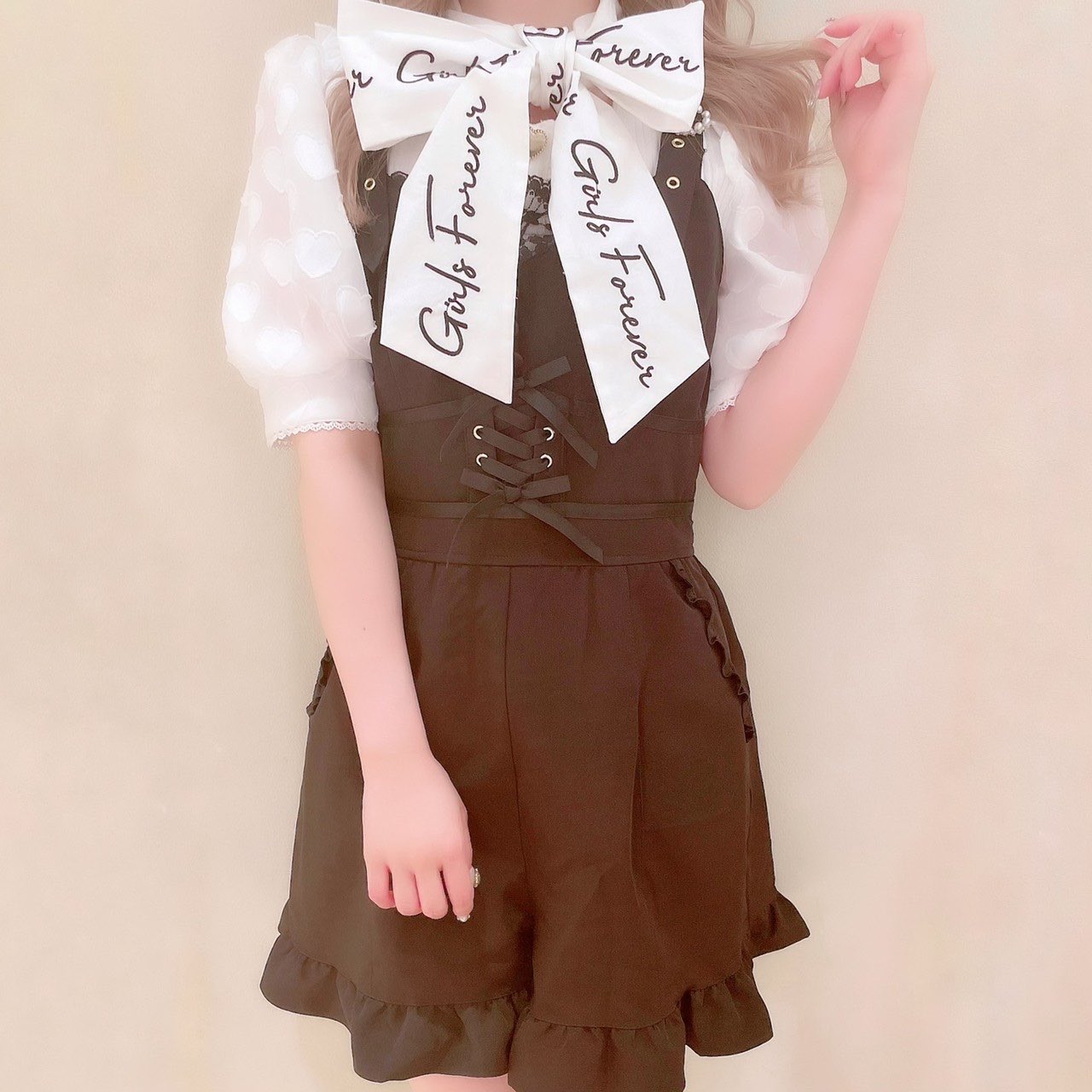 こじはるちゃん着用♡Her lip to ベロアリボン フリル 編み上げニット Her lip to on X: 