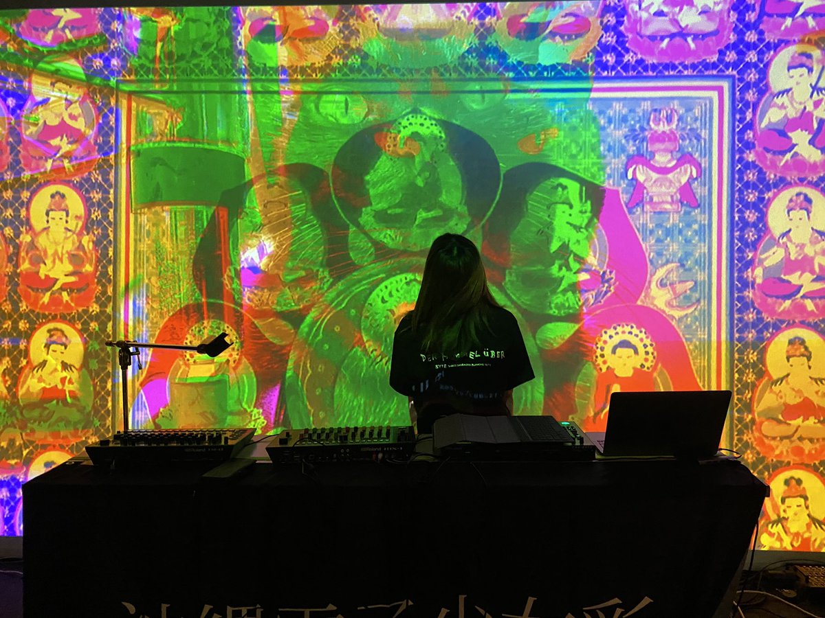 明日！

6/13(日)
日本19:00
スウェーデン12:00

沖縄電子少女彩の無観客無料配信ライブがスウェーデン芸術評議会と Musikverket 、IDOL UNDERWORLD、SJPA、Kontaktnätetの支援にて開催！

彩制作の映像と共にパフォーマンスします！

明日は下記から観てください！

sjpa.se/okinawa-electr…